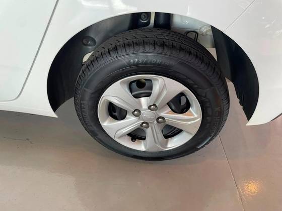 CHEVROLET ONIX 1.0 FLEX LT MANUAL CHEVROLET ONIX 1.0 FLEX LT MANUAL